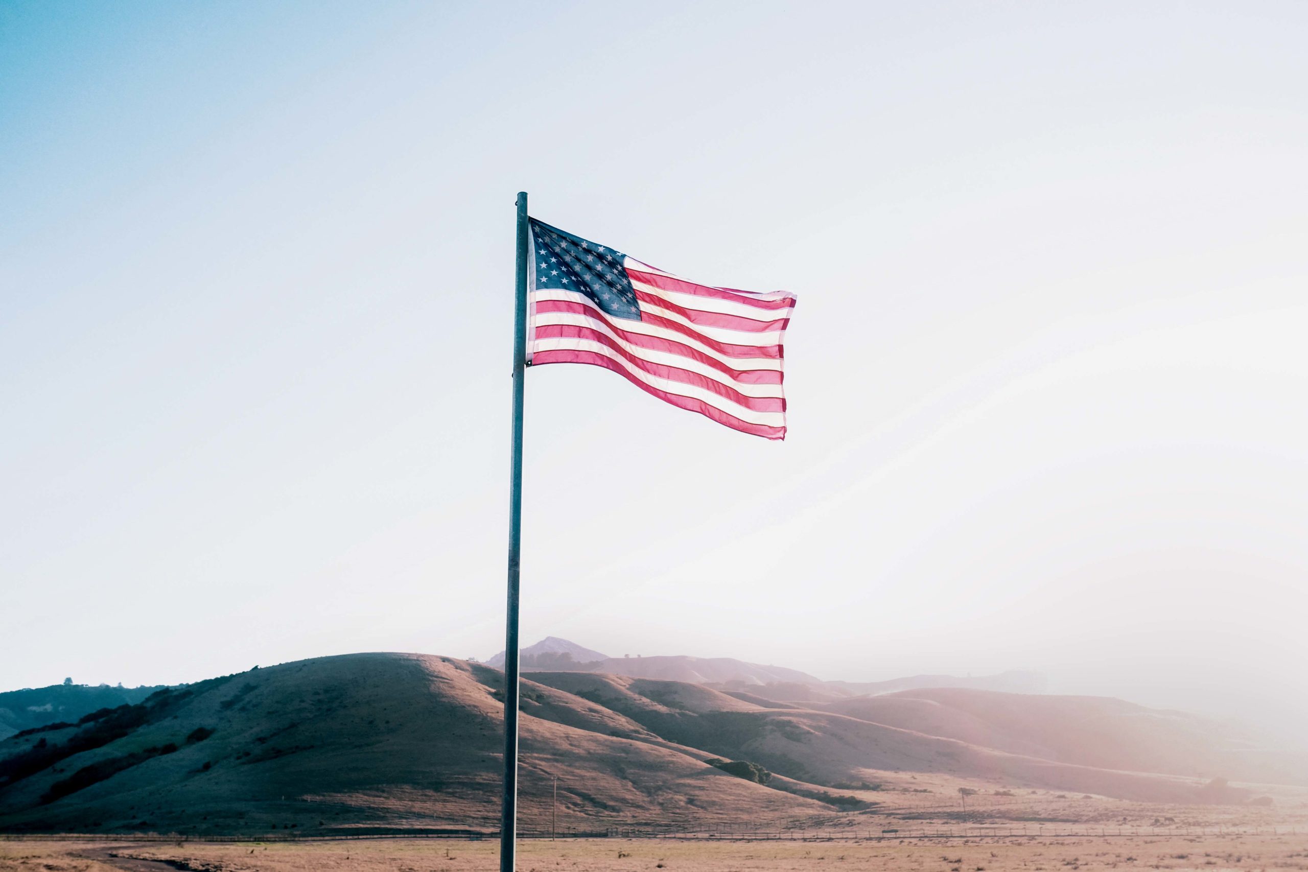 drapeau américain a Big Sur en californie