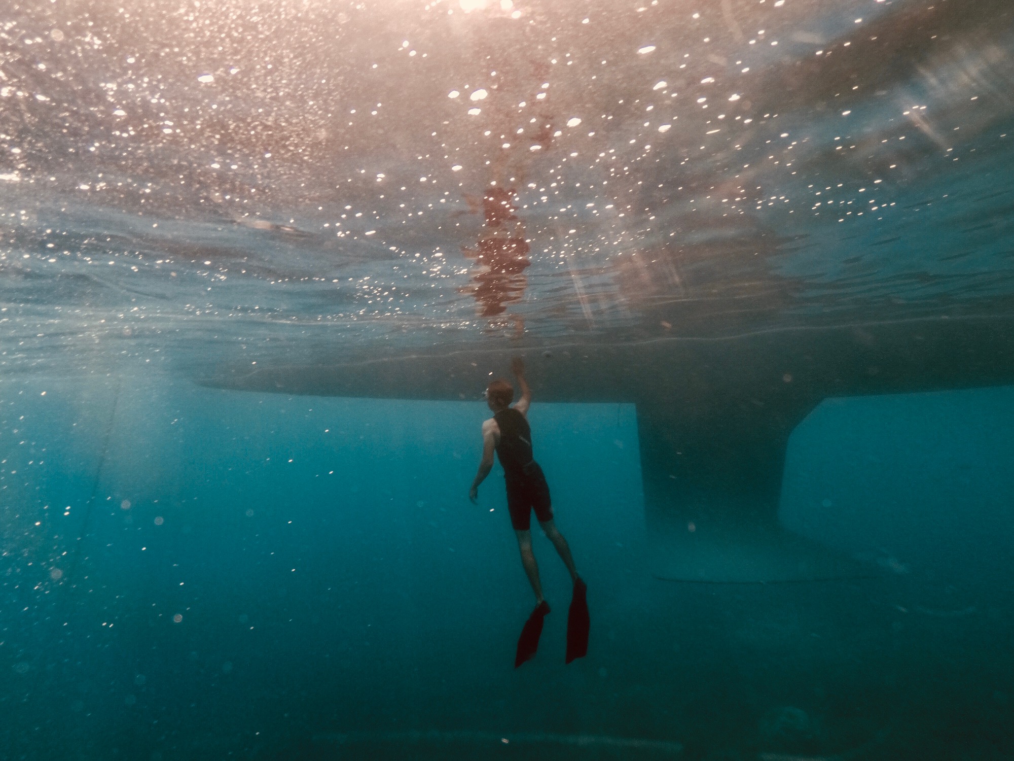 la quille de L'océanis 46.1 vu sous l'eau 
