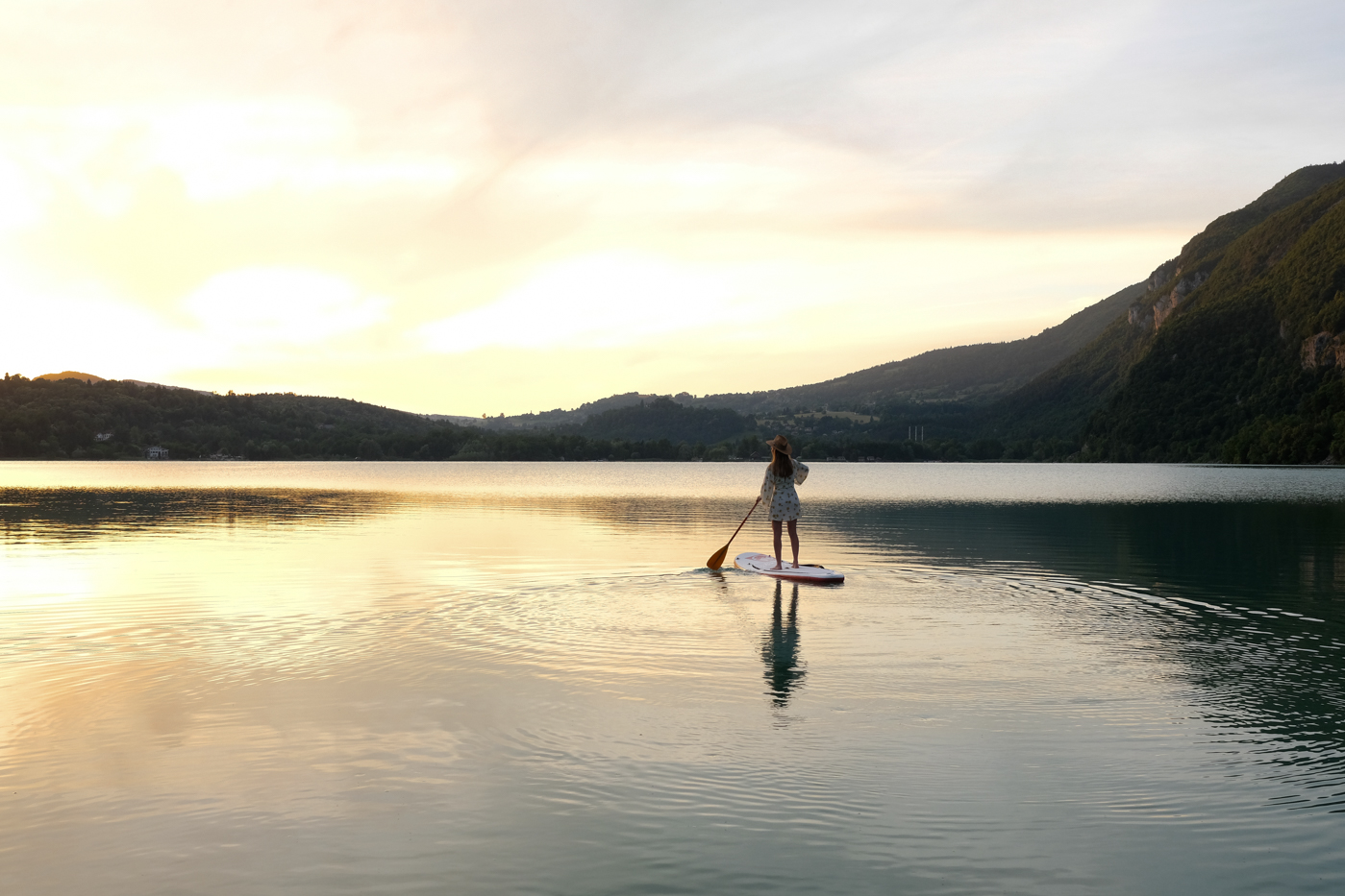  coucher de soleil en paddle sur le Lac d'Aiguebelette