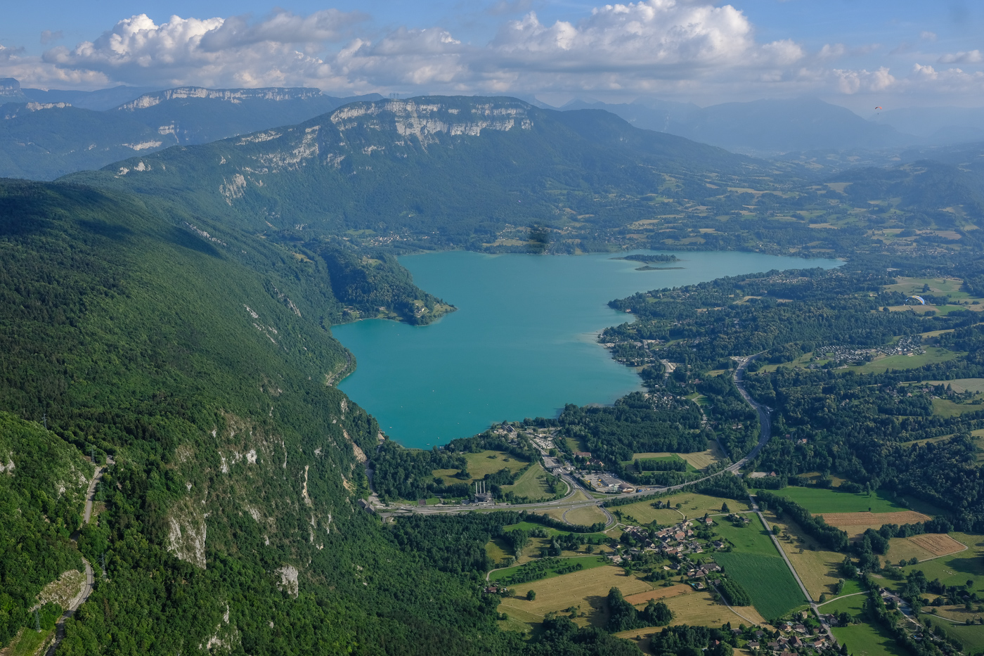 vue lac aiguebelette Savoie Mont Blanc en parapente