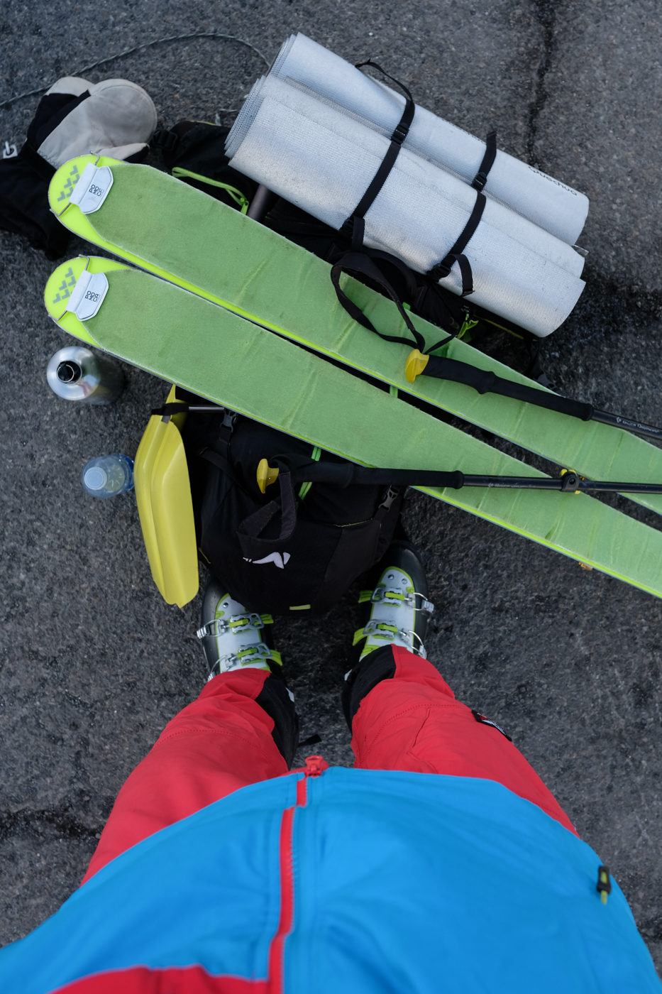 ski de randonnée sur le parking du col du pourtalet