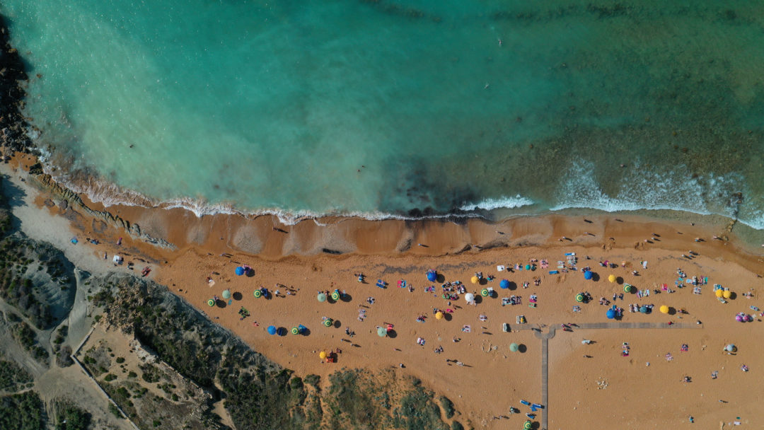 la plage de Ramla Bay sur l'ile de Gozo